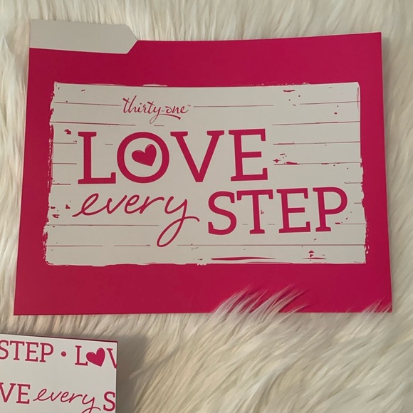 New Thirty-One Pink & White Consultant Supplies Document Holder - Picture 10 of 10